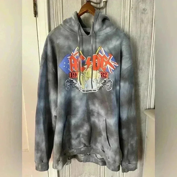 AC/DC Tops - Oversized graphic AC/DC 1982 We Salute You European concert tour tydye hoodie XL